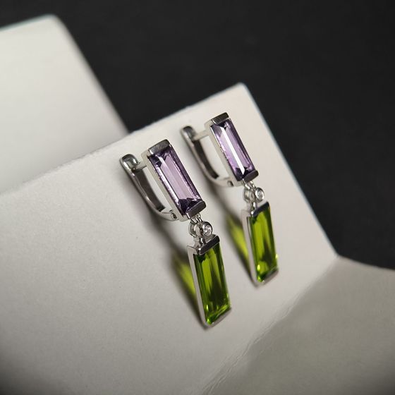 Серебряные серьги с аметистом, хризолітом, фианитами
