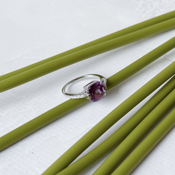 Серебряное кольцо с александритом 3.882ct