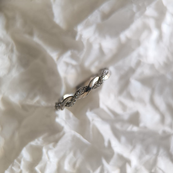 Серебряное кольцо с фианитами