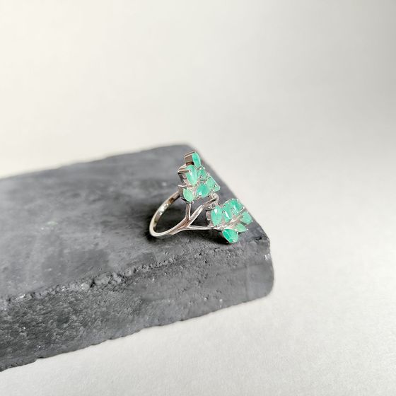 Серебряное кольцо с изумрудом 2.8ct