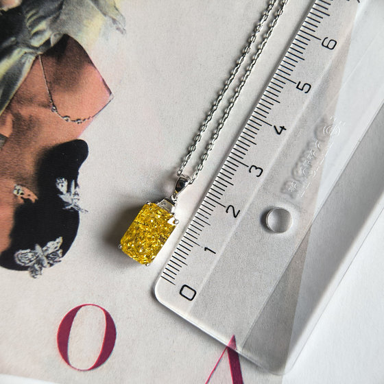 Серебряное колье с фианитами