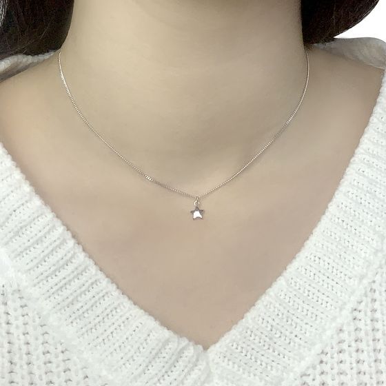 Серебряное колье без камней