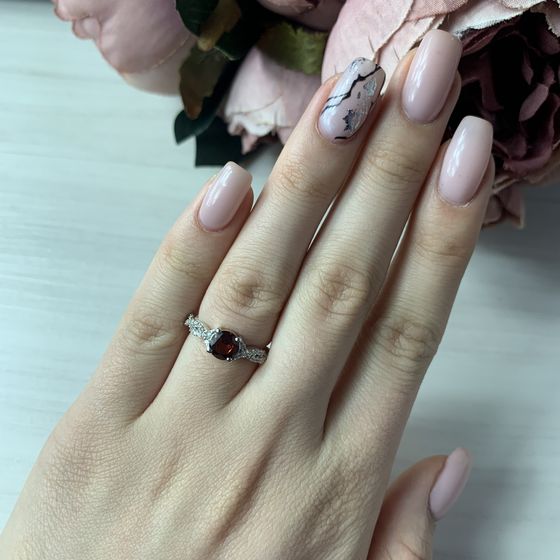 Серебряное кольцо с гранатом 1.319ct