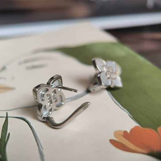 Серебряные серьги с перламутром, фианитами