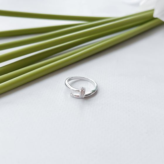 Серебряное кольцо с фианитами