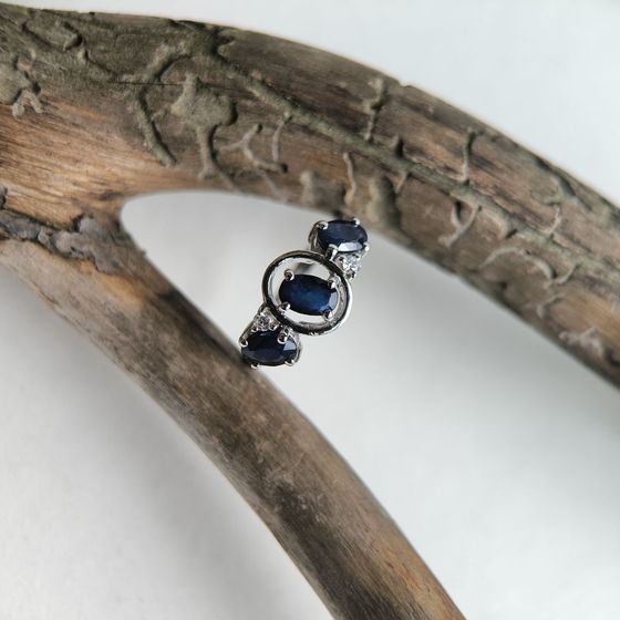 Серебряное кольцо с сапфиром 1.775ct