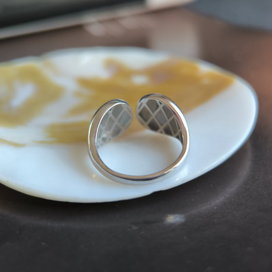 Серебряное кольцо без камней