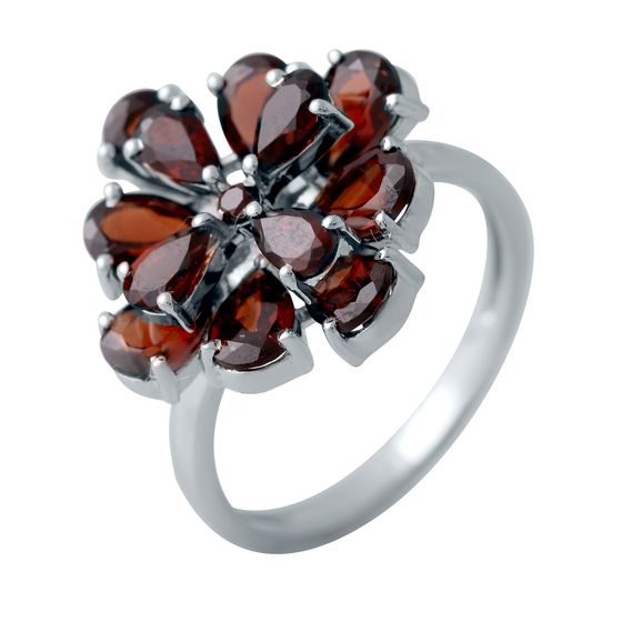 Серебряное кольцо с гранатом 5.123ct