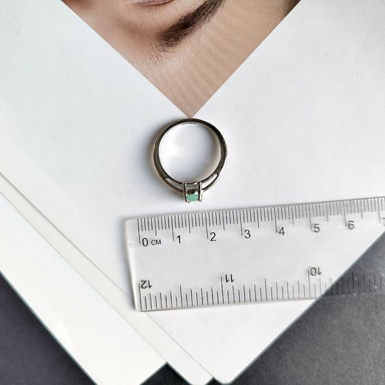 Серебряное кольцо с изумрудом 0.73ct