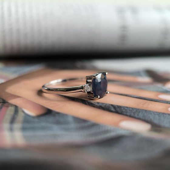 Серебряное кольцо с сапфиром 2.549ct