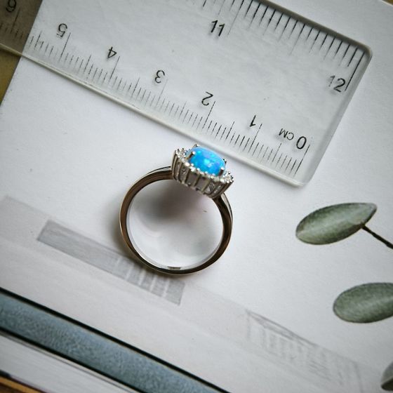 Серебряное кольцо с опалом