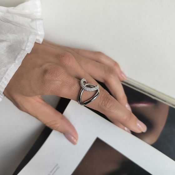 Серебряное кольцо с фианитами