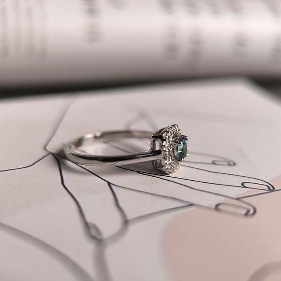 Серебряное кольцо с мистик топазом 0.358ct