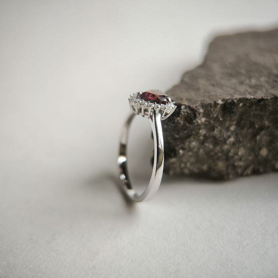 Серебряное кольцо с гранатом 1.178ct