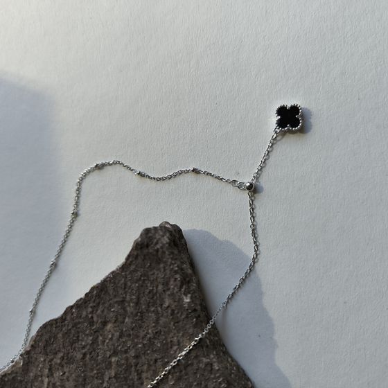 Серебряное колье с ониксом