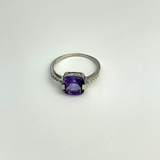 Серебряное кольцо с аметистом 2.906ct