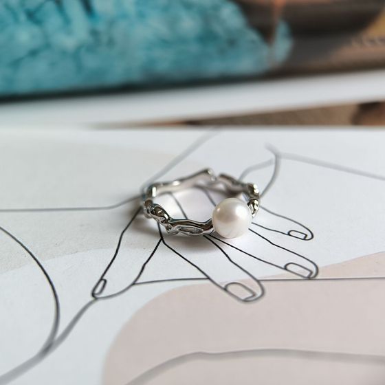 Серебряное кольцо с жемчугом