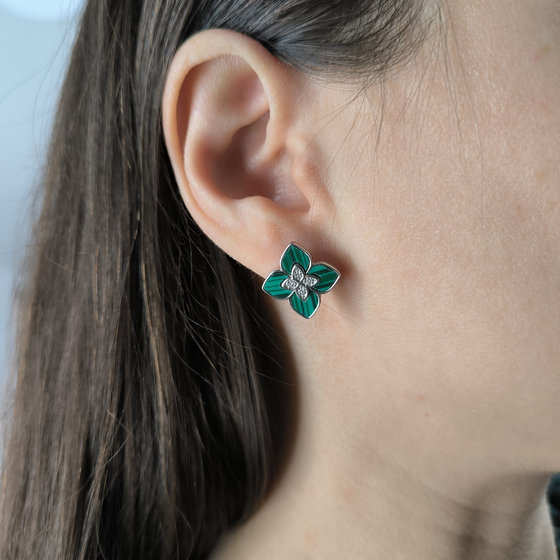 Серебряные серьги с малахитом, фианитами