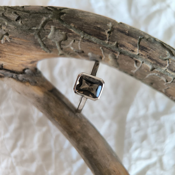 Серебряное кольцо с раухтопазом (дымчатым кварцем) 1.413ct