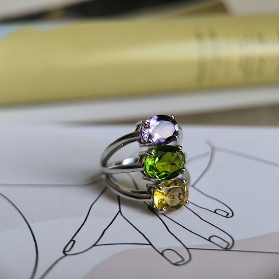 Серебряное кольцо с аметистом, хризолітом, цитрином