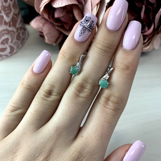 Серебряные серьги с изумрудом 1.051ct