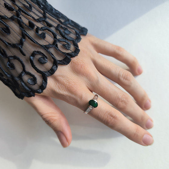 Серебряное кольцо с изумрудом nano 0.908ct