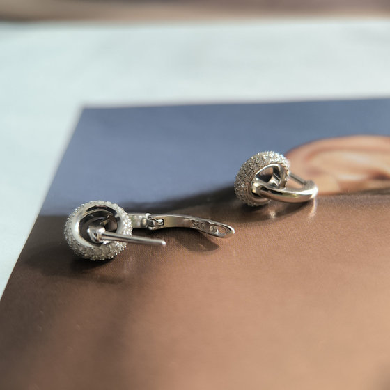 Серебряные серьги с фианитами