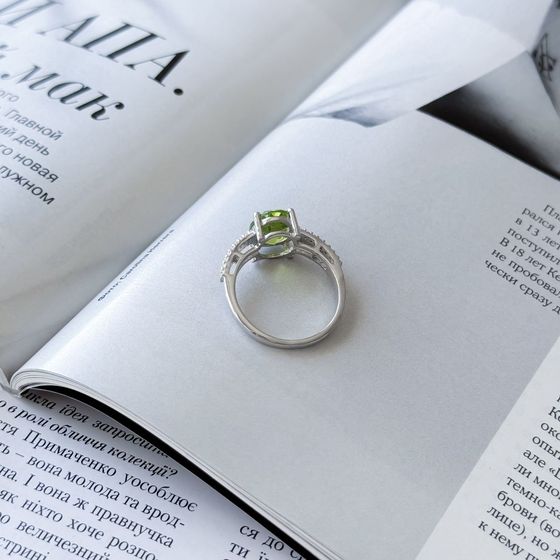Серебряное кольцо с хризолітом 2.92ct