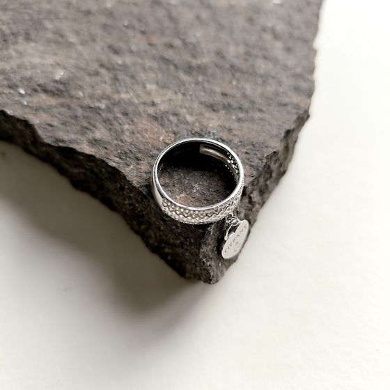Серебряное кольцо с фианитами