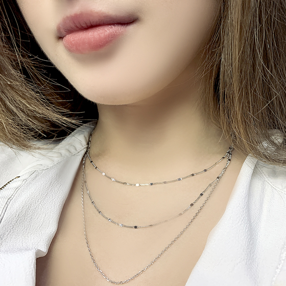 Серебряное колье без камней