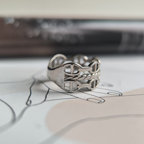 Серебряное кольцо без камней