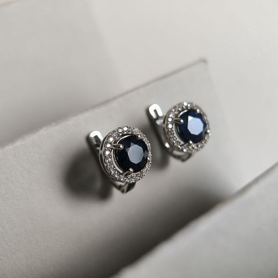 Серебряные серьги с сапфиром 5.916ct, фианитами