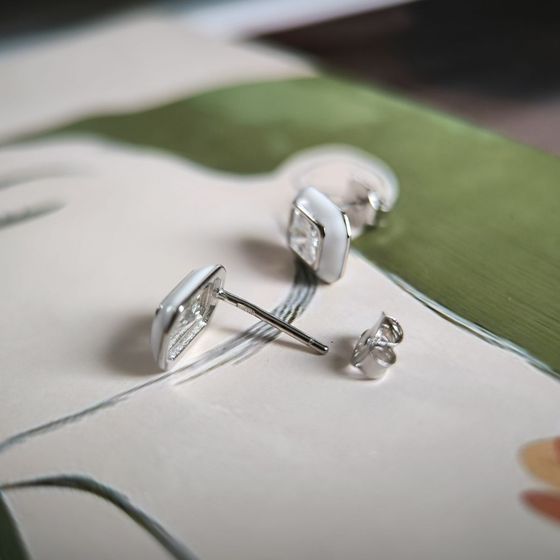 Серебряные серьги с фианитами, емаллю