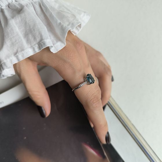 Серебряное кольцо с топазом Лондон Блю 1.982ct