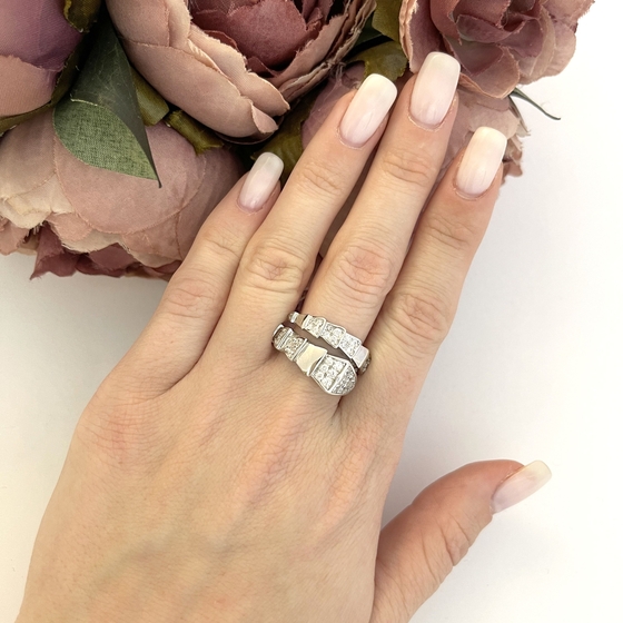 Серебряное кольцо с фианитами