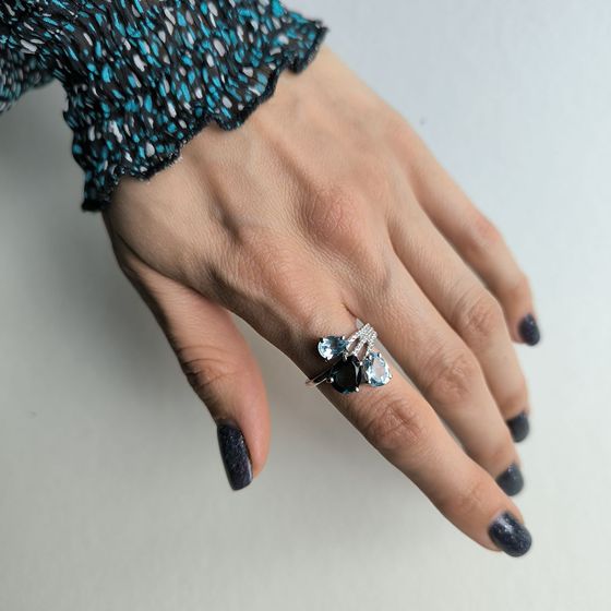Серебряное кольцо с топазом Лондон Блю 3.913ct, топазом