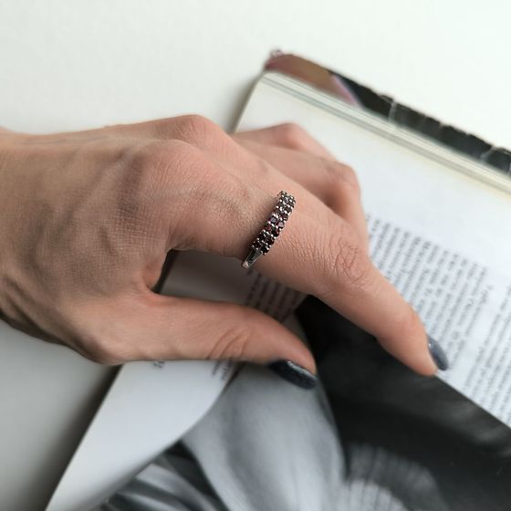 Серебряное кольцо с гранатом