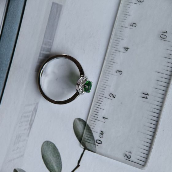 Серебряное кольцо с изумрудом nano 0.605ct