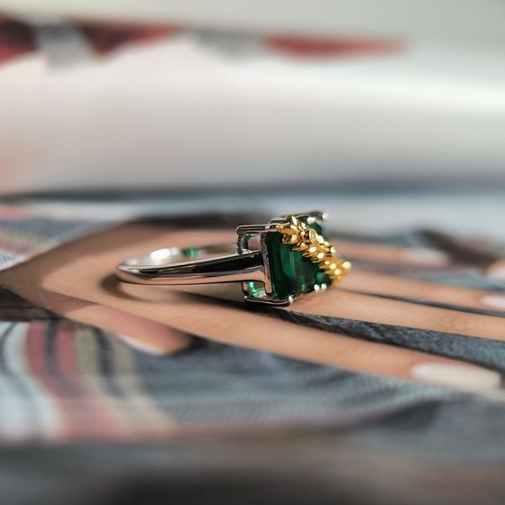 Серебряное кольцо с изумрудом nano 2.877ct