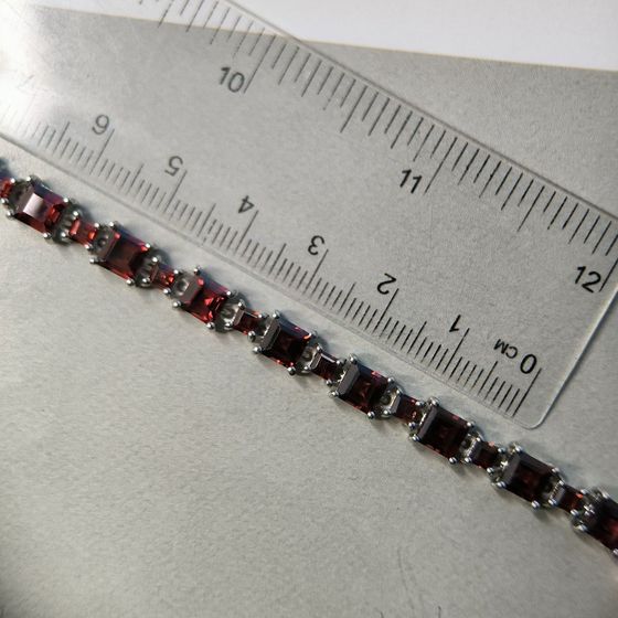 Серебряный браслет с гранатом 14.717ct