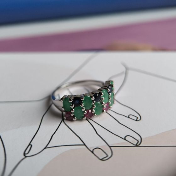 Серебряное кольцо с сапфиром 1.917ct, изумрудом, рубином