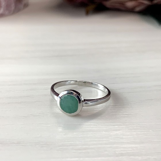 Серебряное кольцо с изумрудом 0.8ct