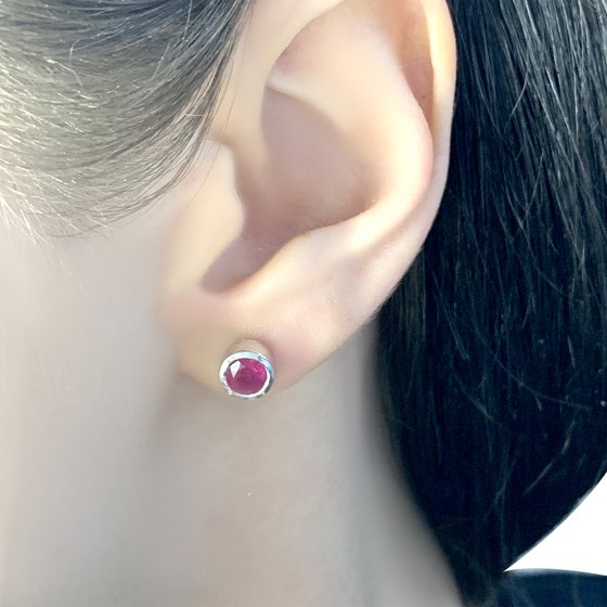 Серебряные серьги с рубином 1.565ct