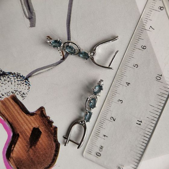 Серебряные серьги с топазом Лондон Блю 2.013ct