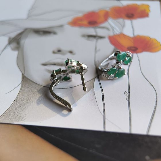 Серебряные серьги с изумрудом 2.622ct