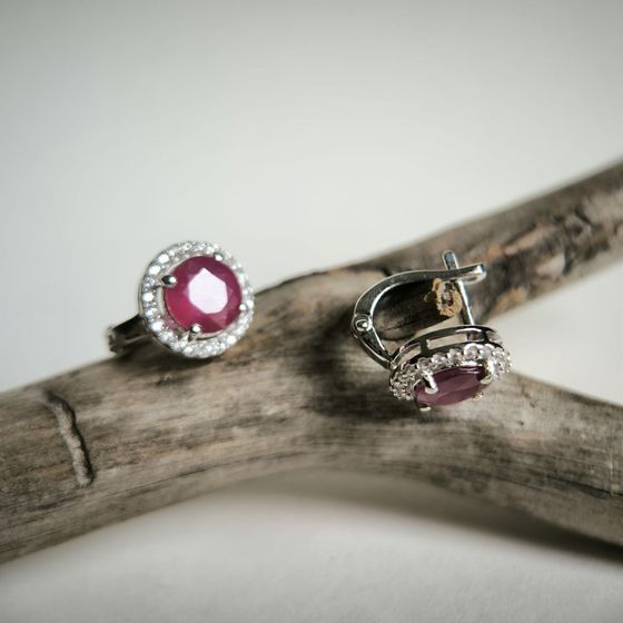 Серебряные серьги с рубином 6.574ct