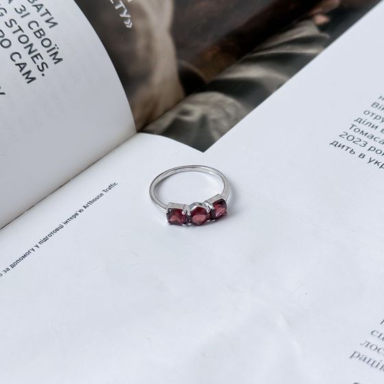 Серебряное кольцо с гранатом 2.113ct