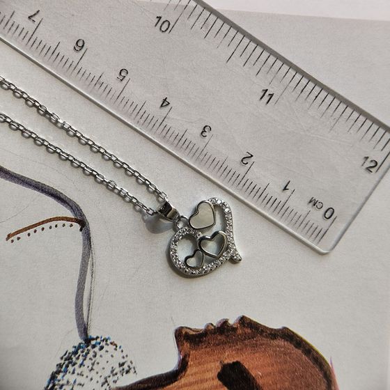 Серебряное колье с фианитами, перламутром