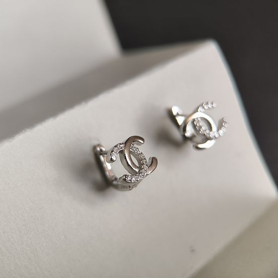 Серебряные серьги с фианитами