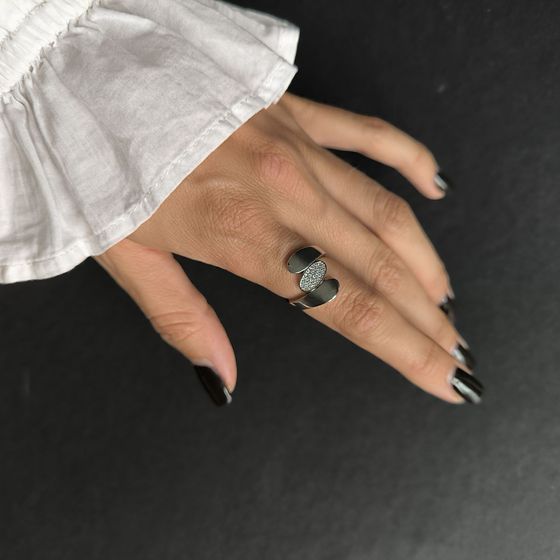 Серебряное кольцо с фианитами